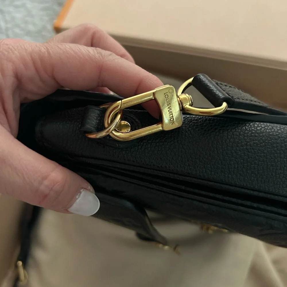 Louis Vuitton Pochette Metis Black Leather - Picture 5 of 11